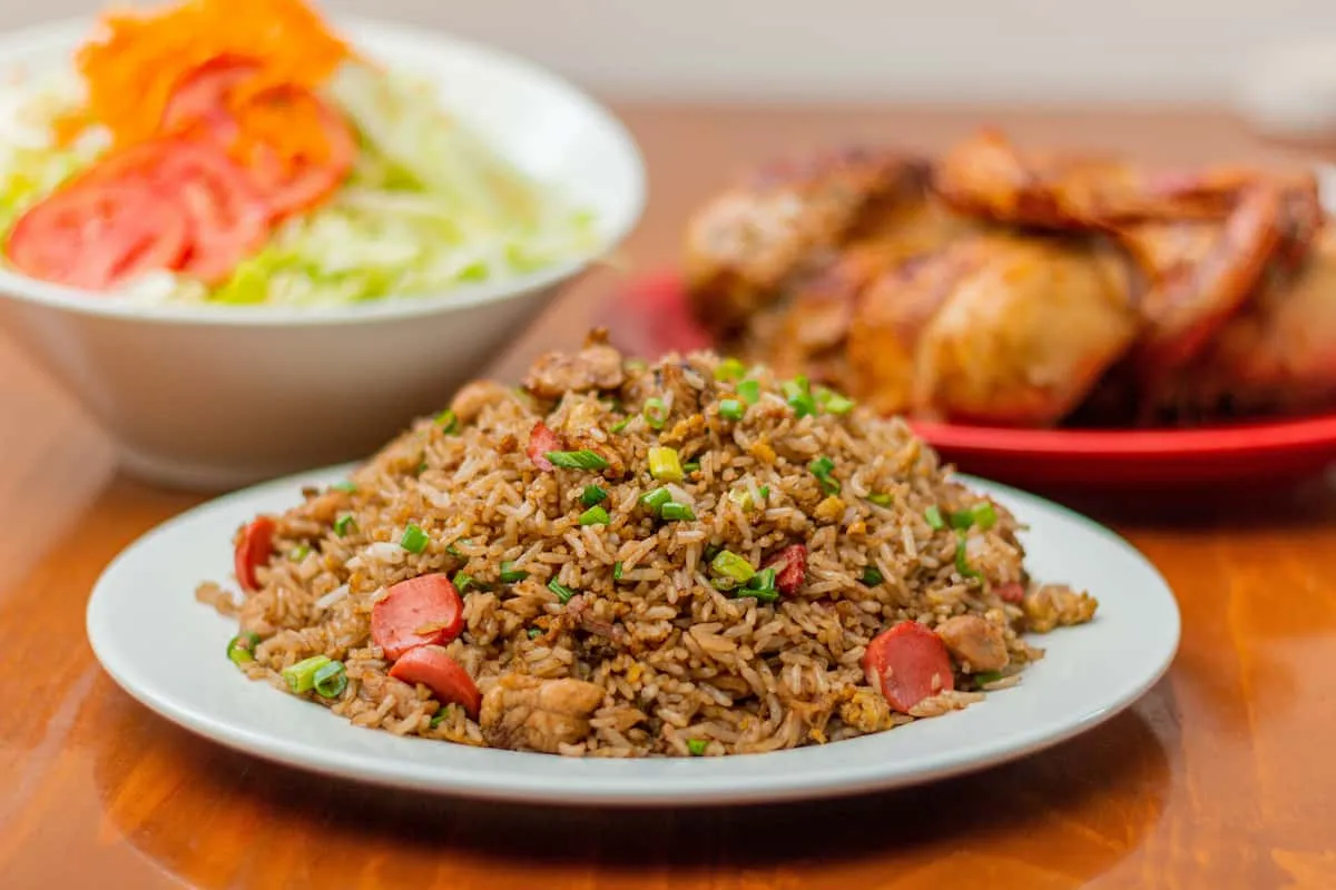 Arroz chaufa al estilo Los Gallos