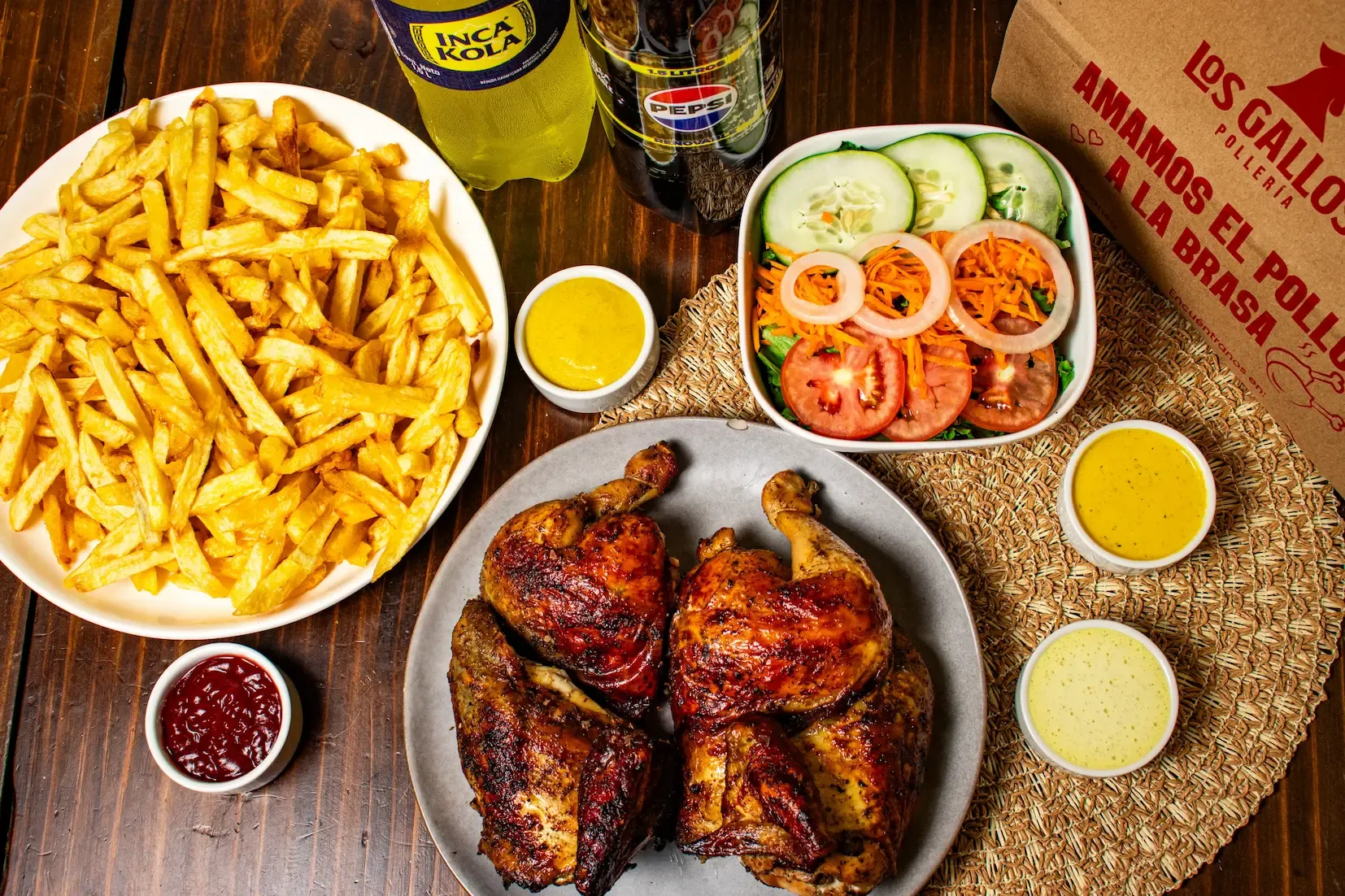 1 pollo + papas + ensalada + Pepsi 1.5L